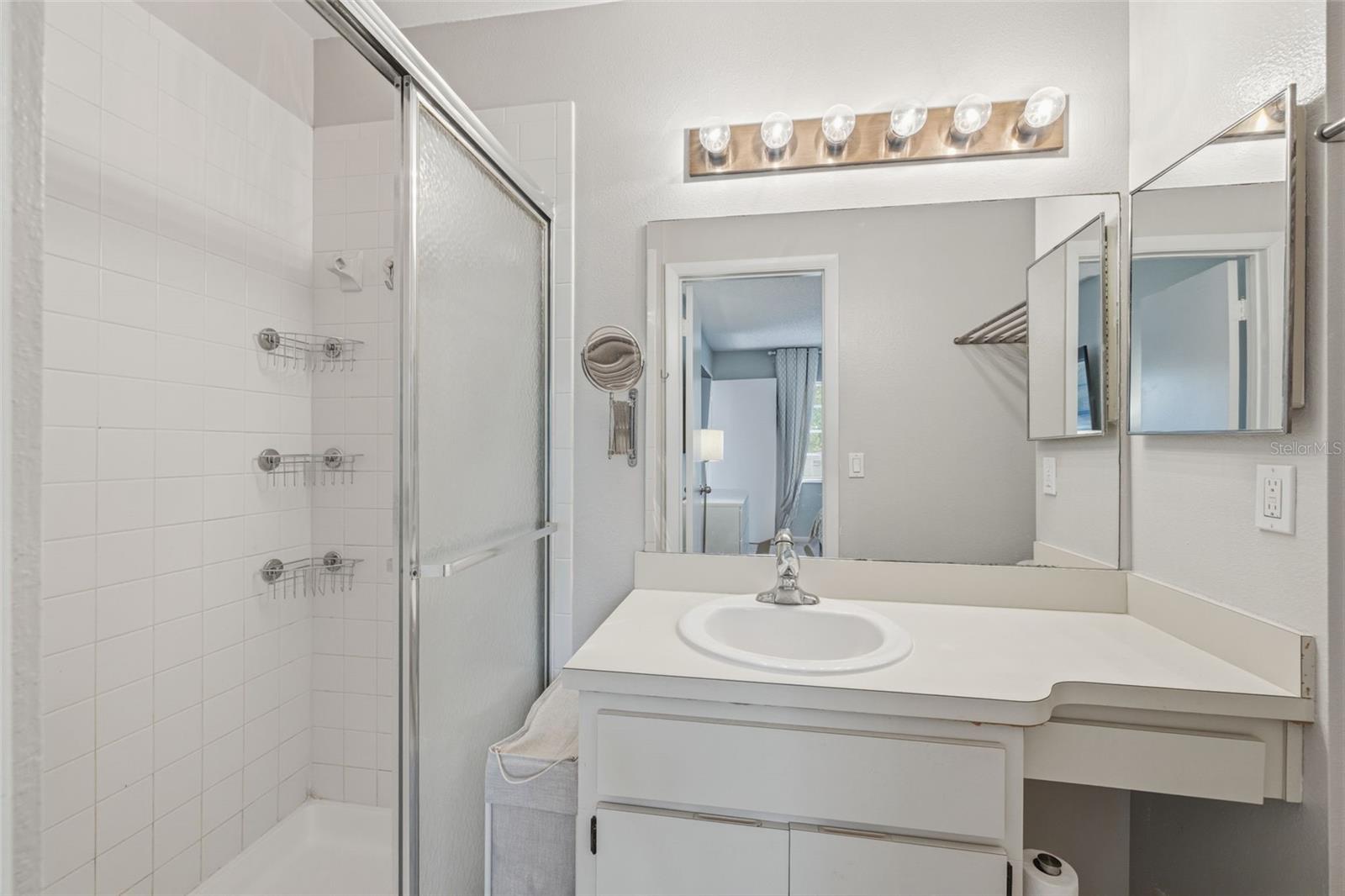 Image 20 of 35 For 1465 Millstream Lane 205