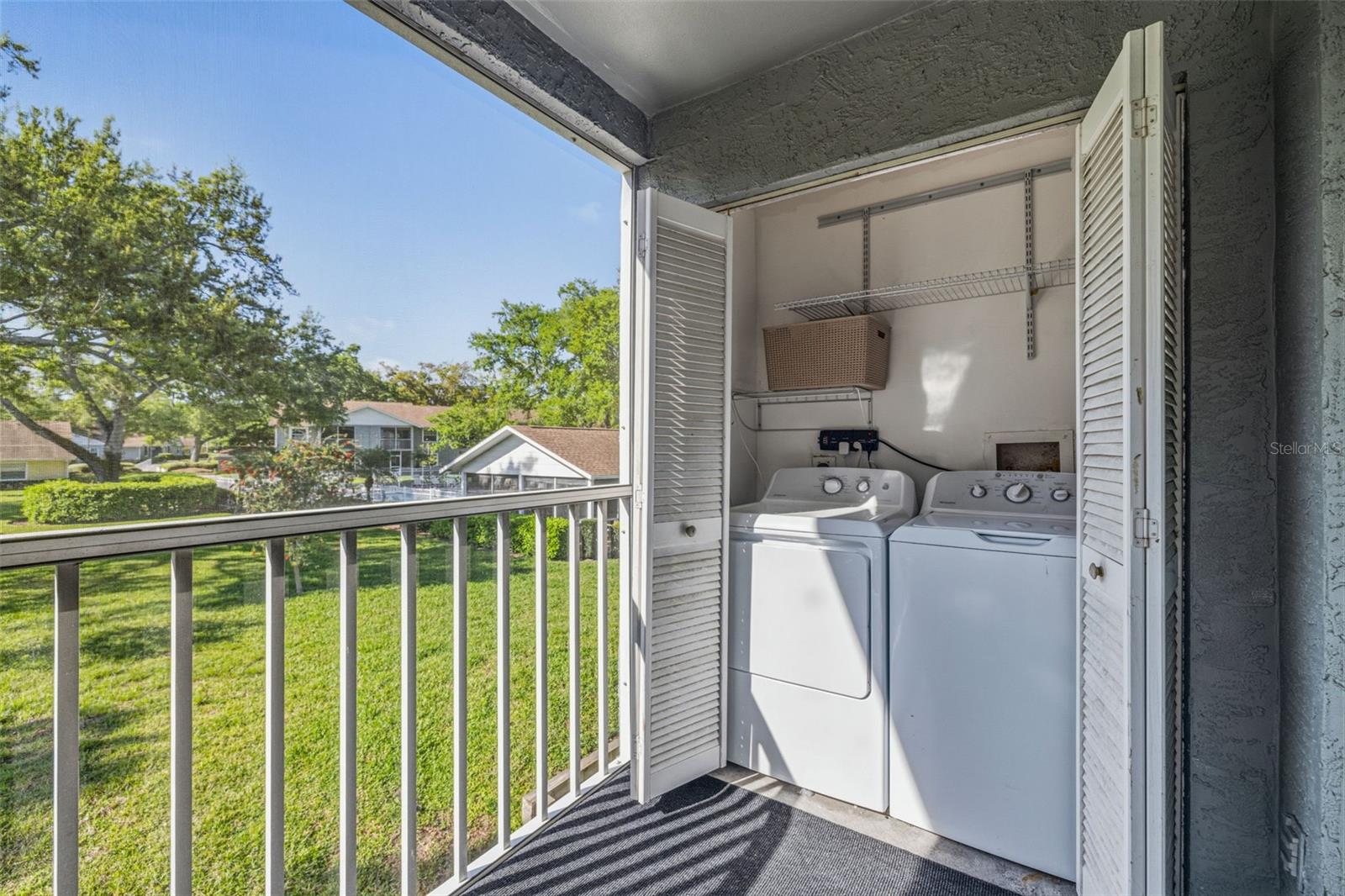 Image 27 of 35 For 1465 Millstream Lane 205