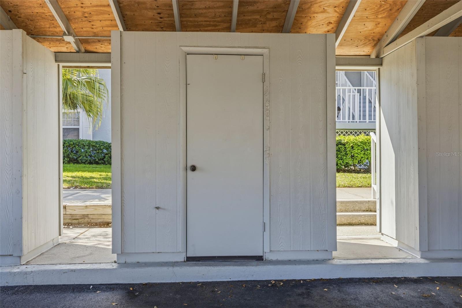 Image 33 of 35 For 1465 Millstream Lane 205