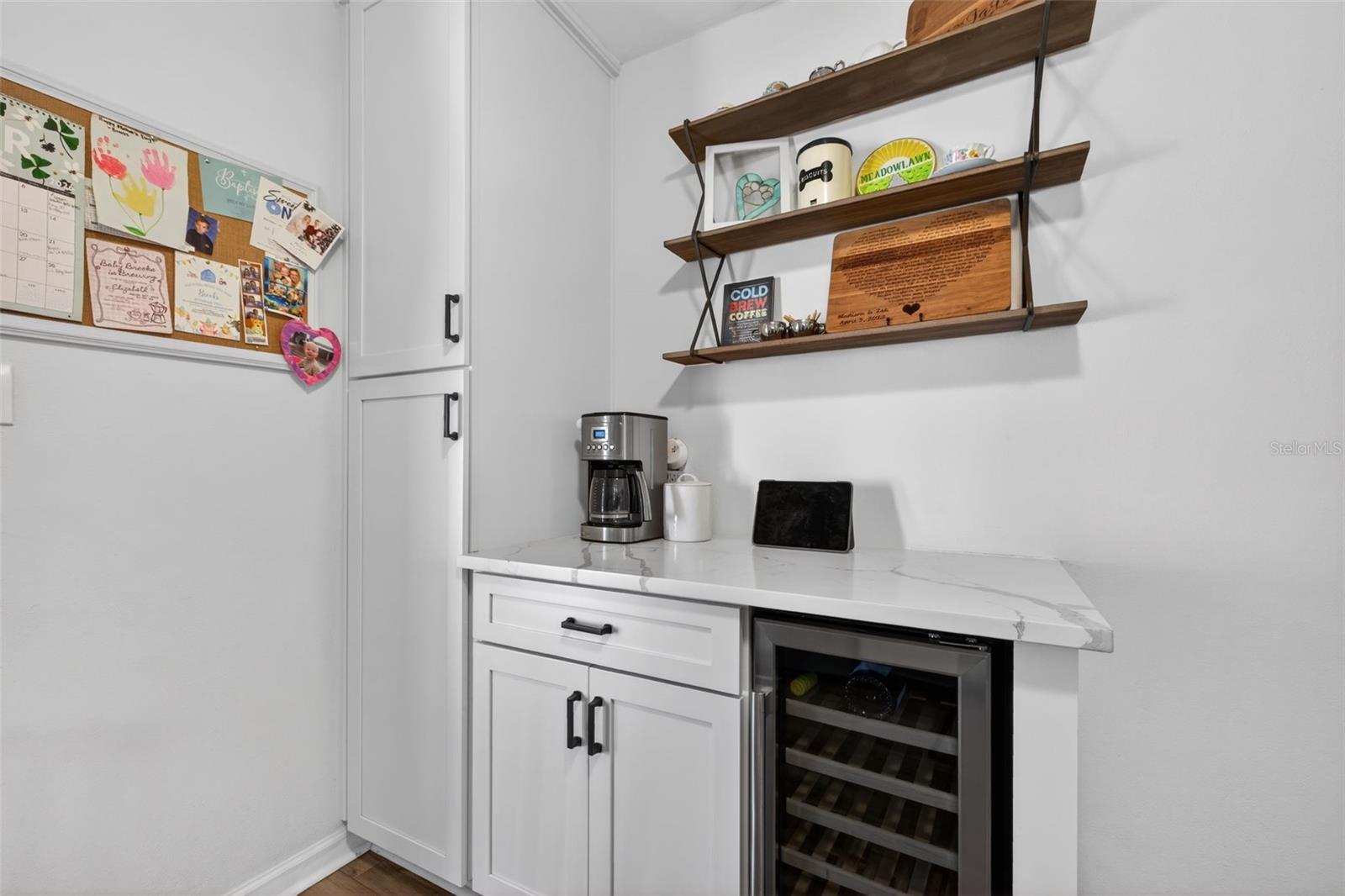 Listing photo id 14 for 6410 14th Street N