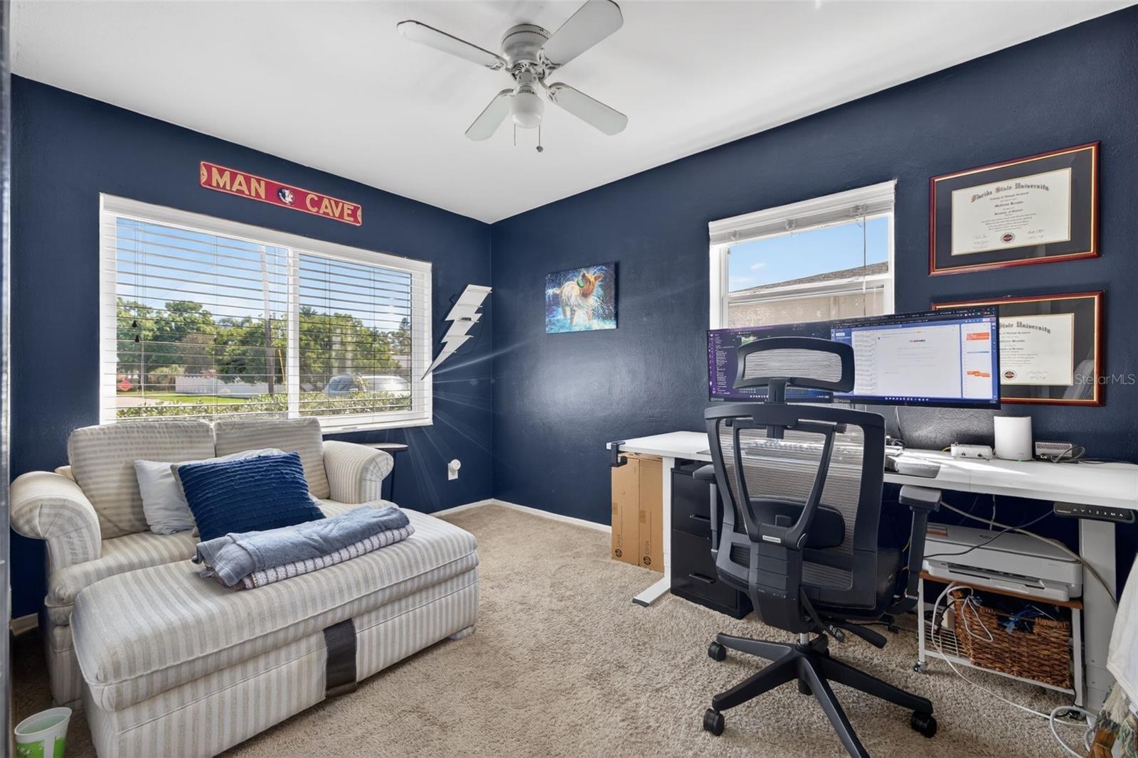 Listing photo id 18 for 6410 14th Street N