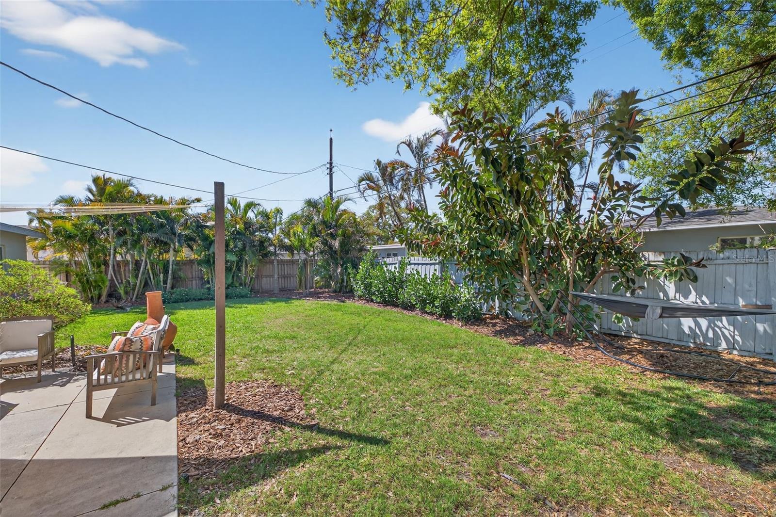 Listing photo id 22 for 6410 14th Street N