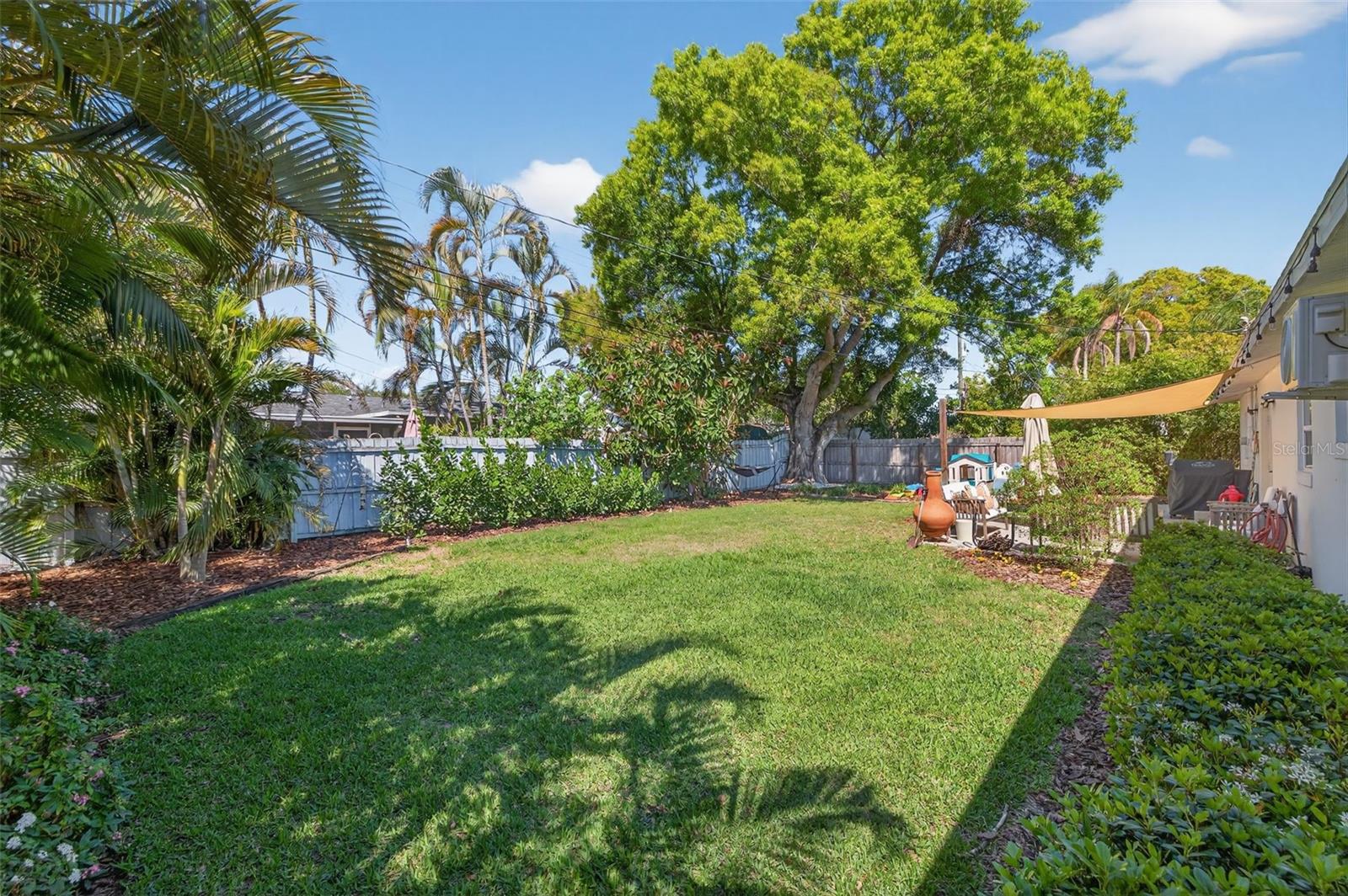 Listing photo id 24 for 6410 14th Street N