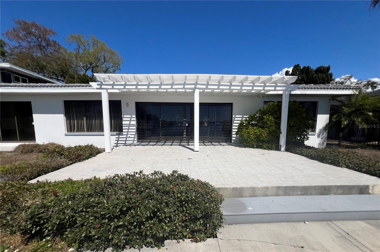 Image 3 of 6 For 2431 Sunrise Drive Se