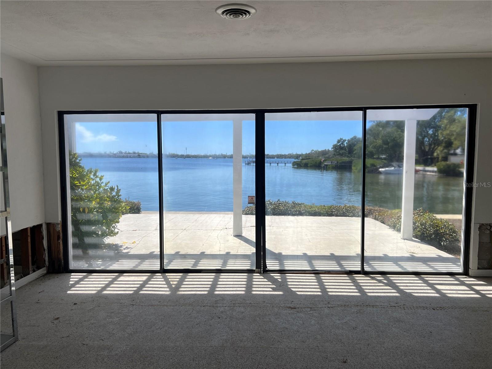 Image 5 of 6 For 2431 Sunrise Drive Se