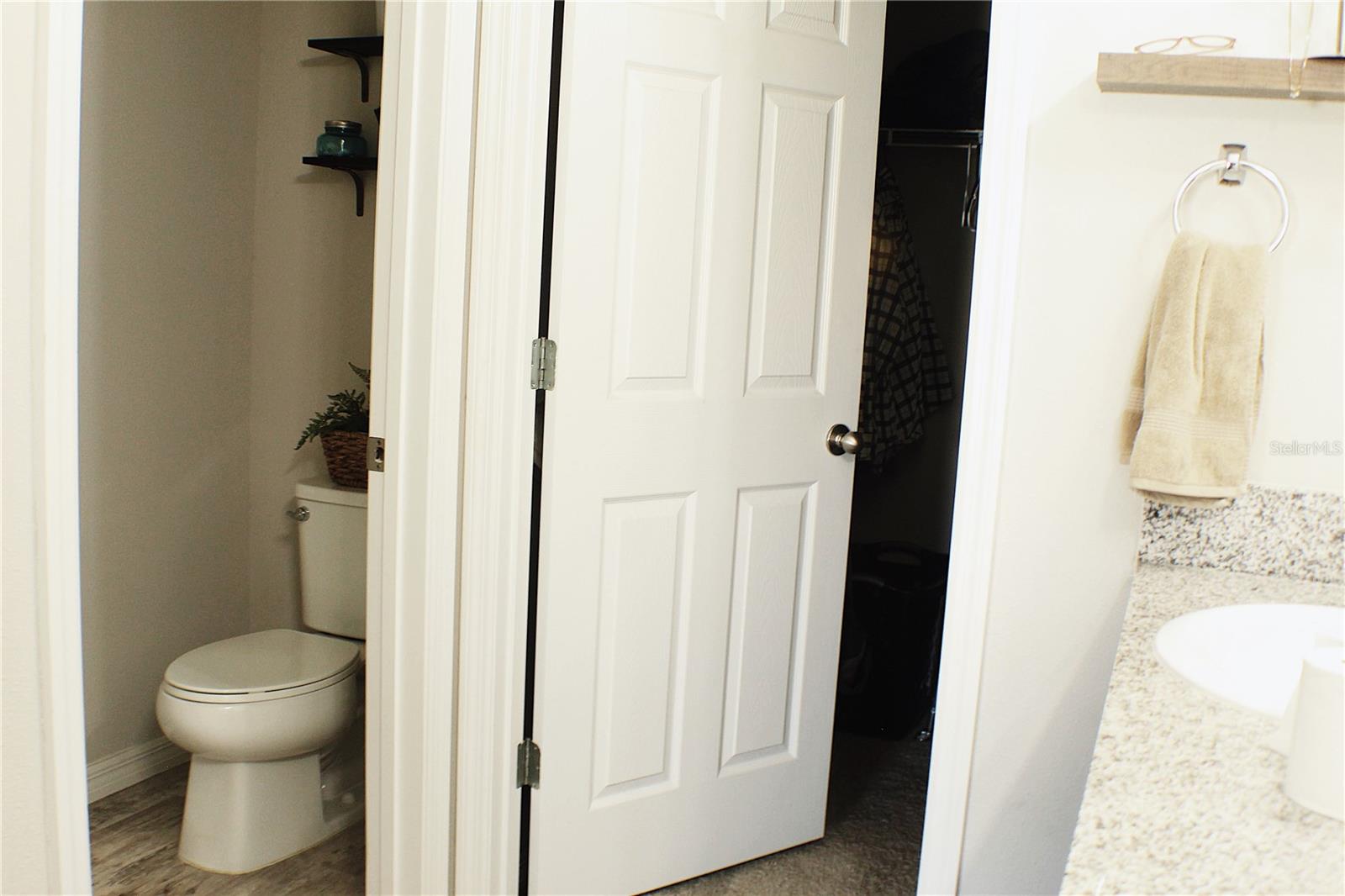 Image 10 of 22 For 5613 Arlington River Drive