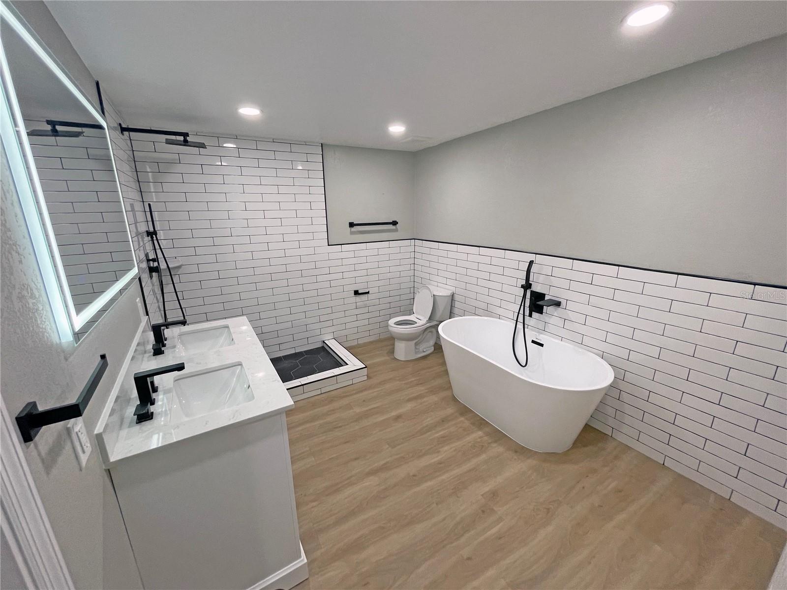 Image 12 of 12 For 4326 Clark Avenue