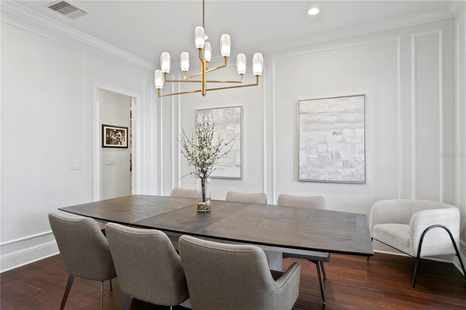 Image 11 of 87 For 12 Treasure Drive