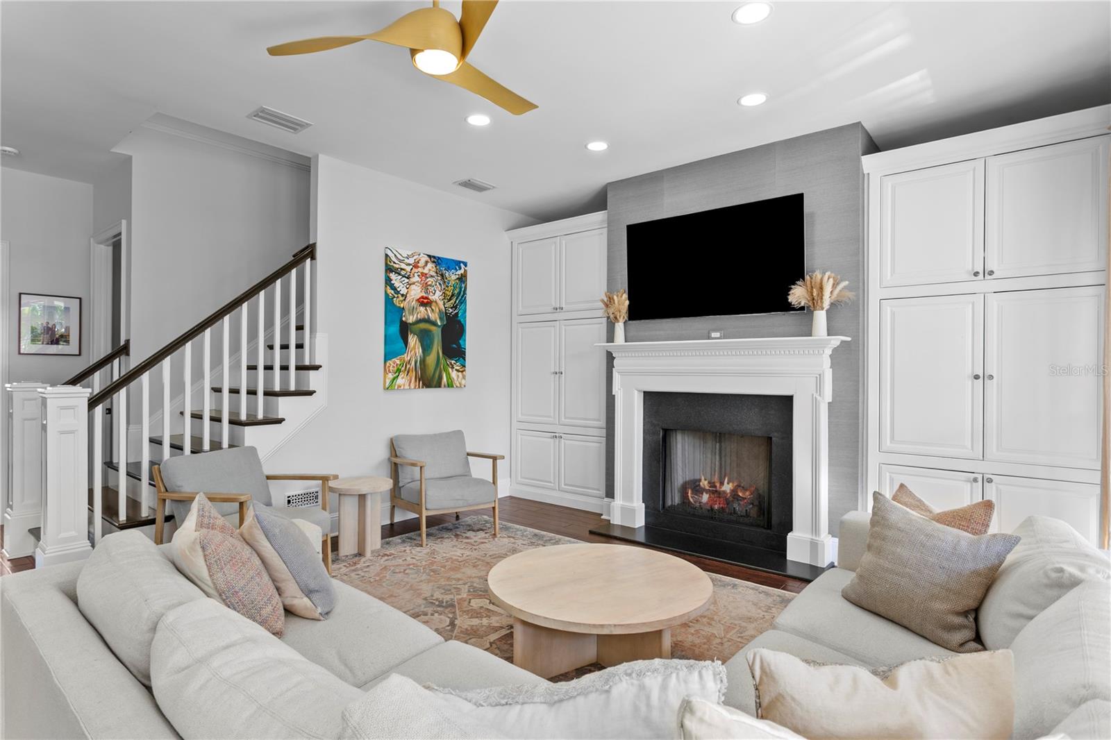 Image 28 of 87 For 12 Treasure Drive