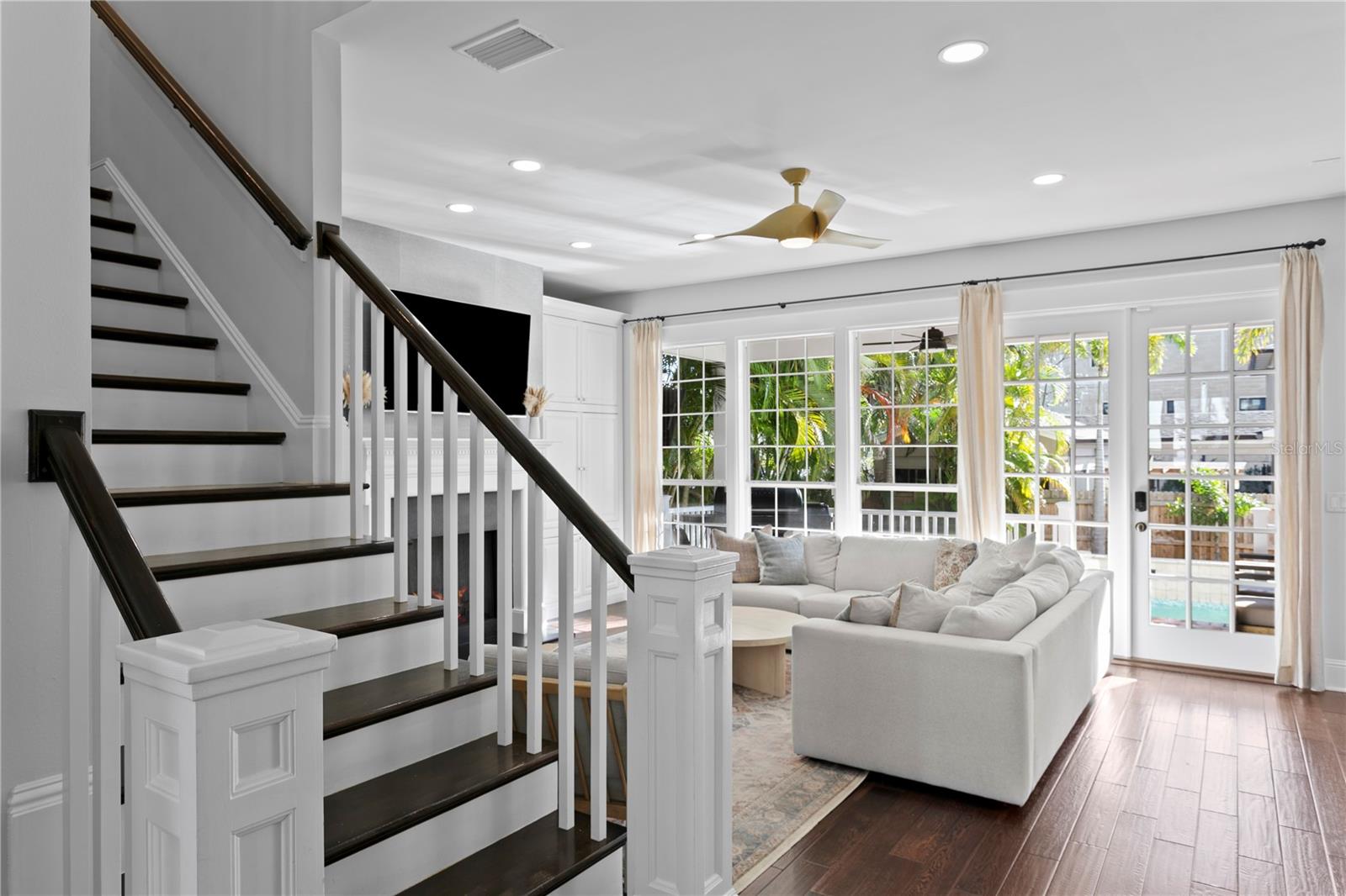 Image 35 of 87 For 12 Treasure Drive