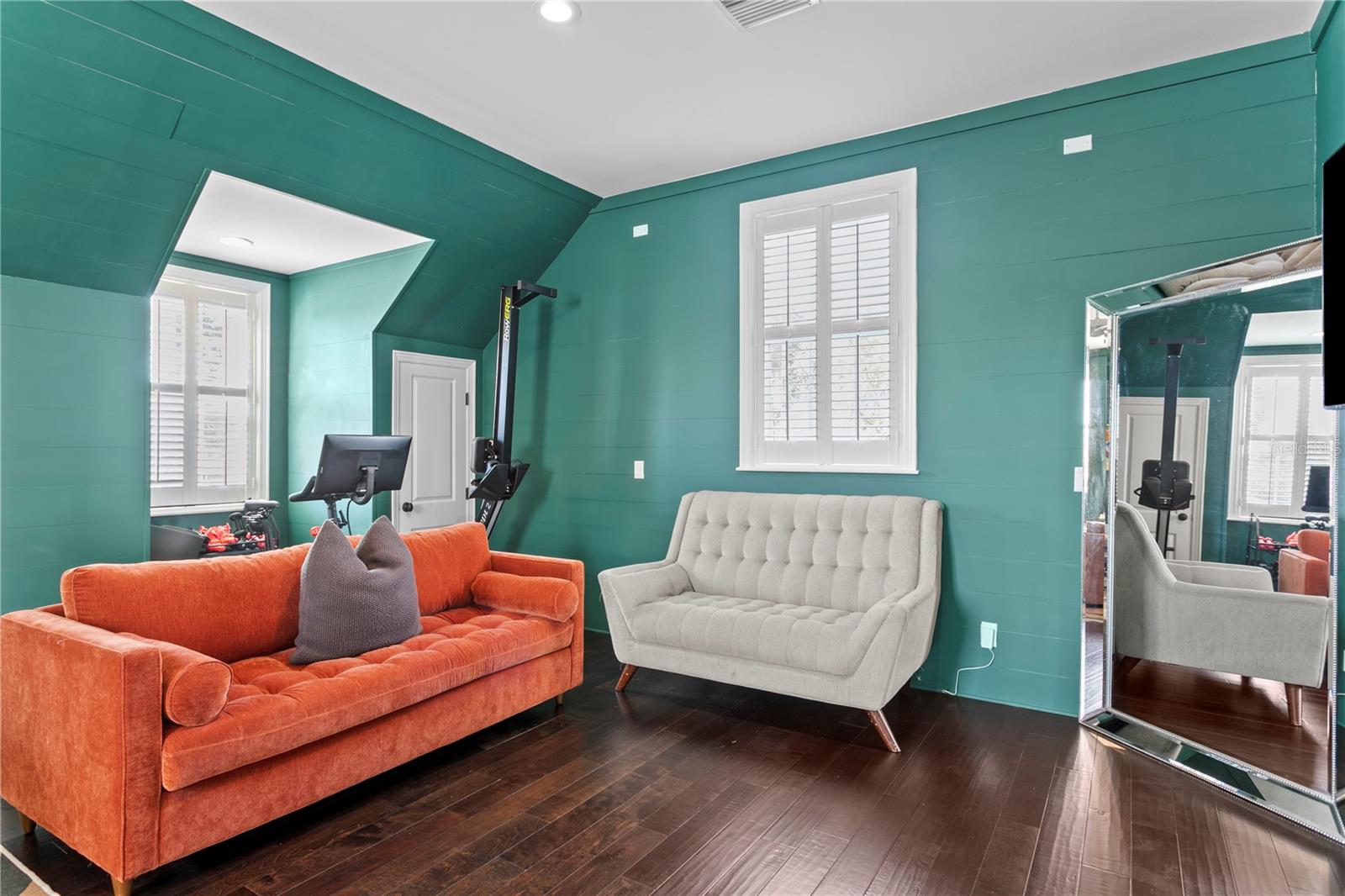 Image 53 of 87 For 12 Treasure Drive