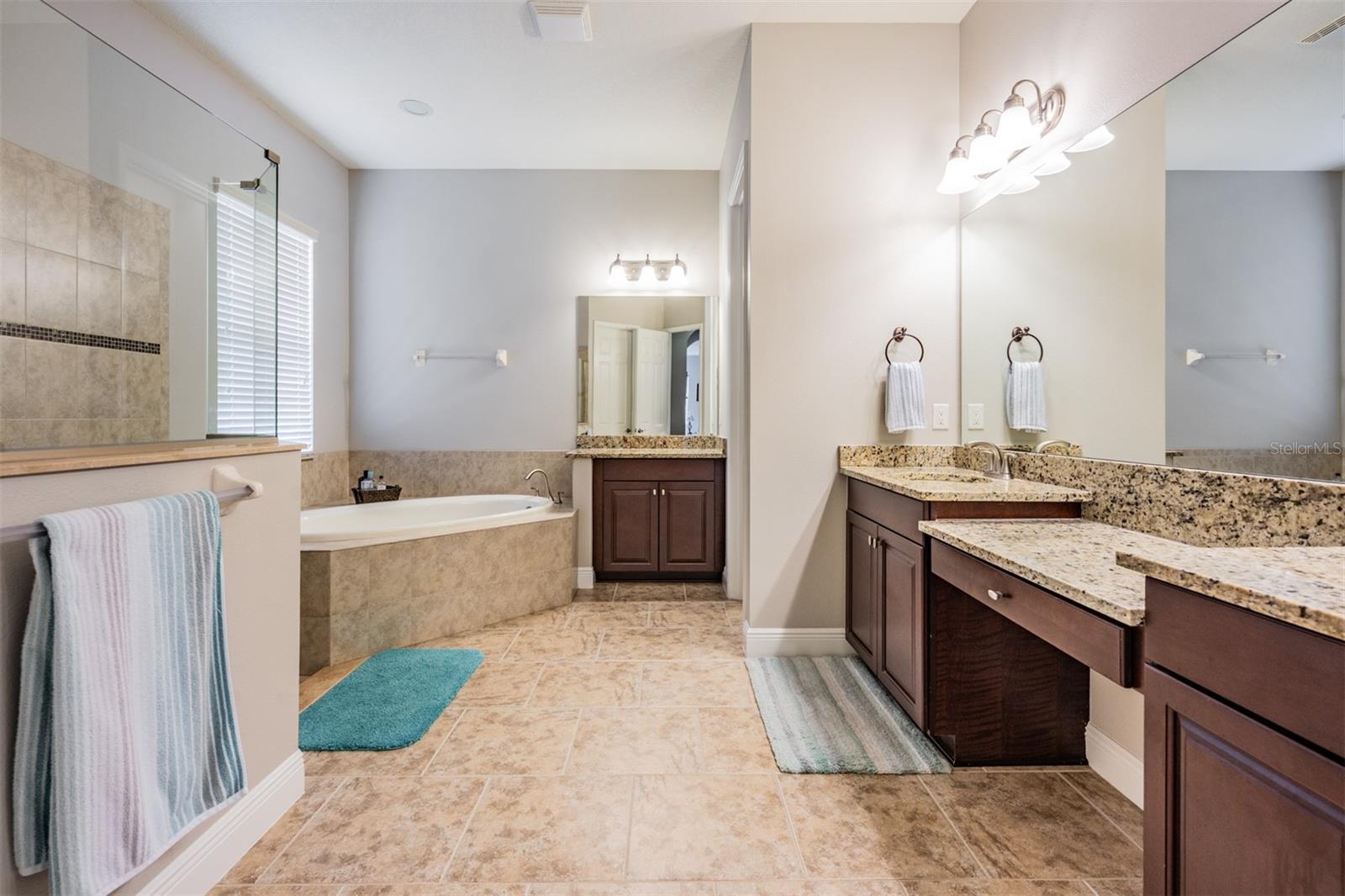 Image 25 of 69 For 19420 Autumn Chase Court