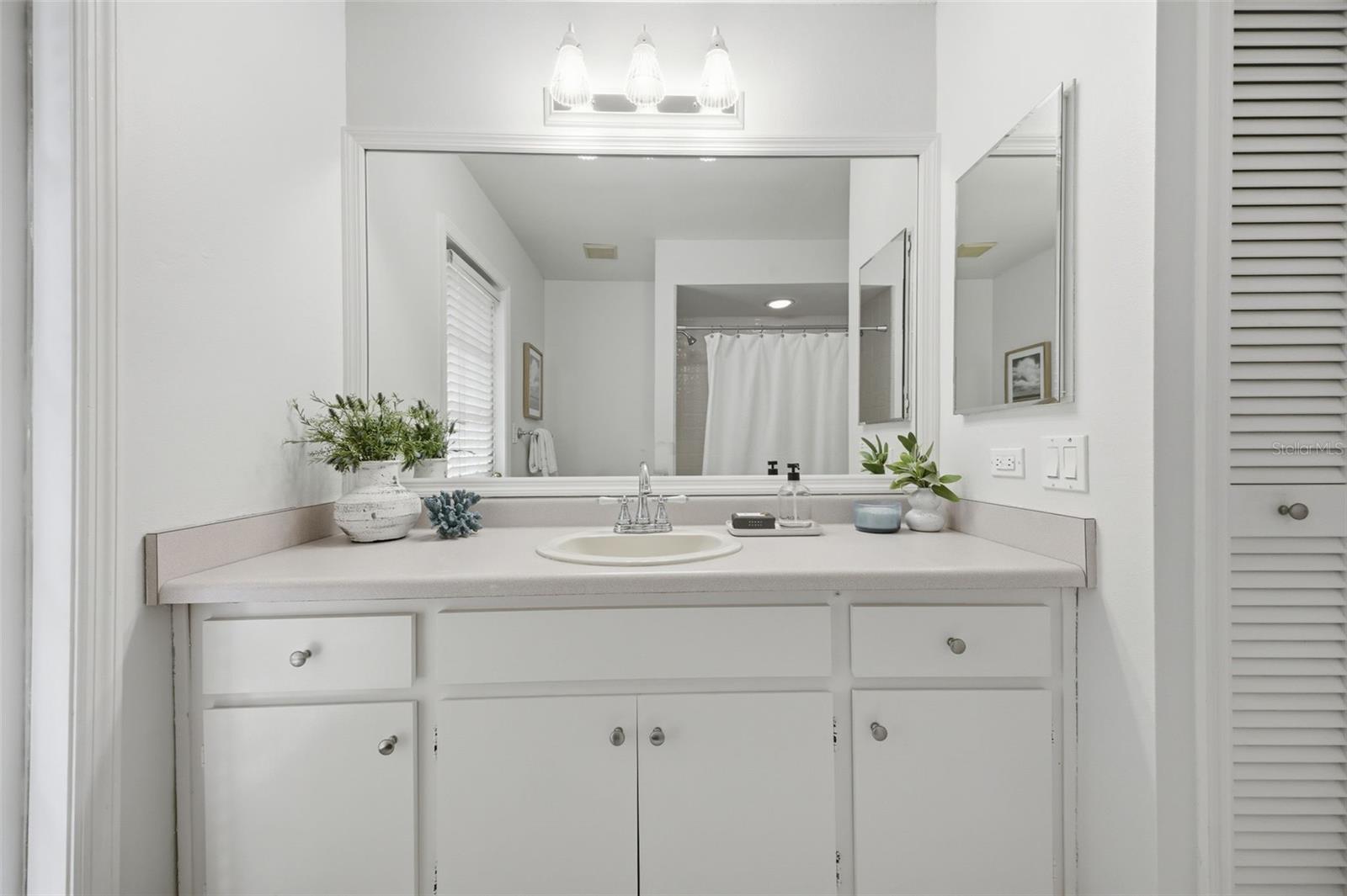 Image 29 of 62 For 465 Holly Hill Road