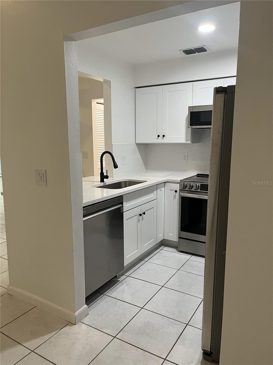 Image 3 of 16 For 8433 Laurelon Place