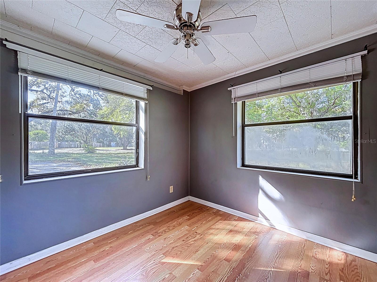 Image 12 of 60 For 17902 Burnside Road