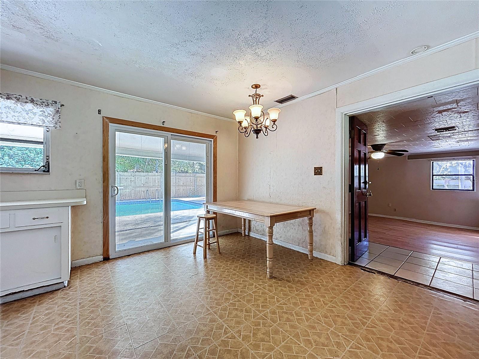 Image 22 of 60 For 17902 Burnside Road