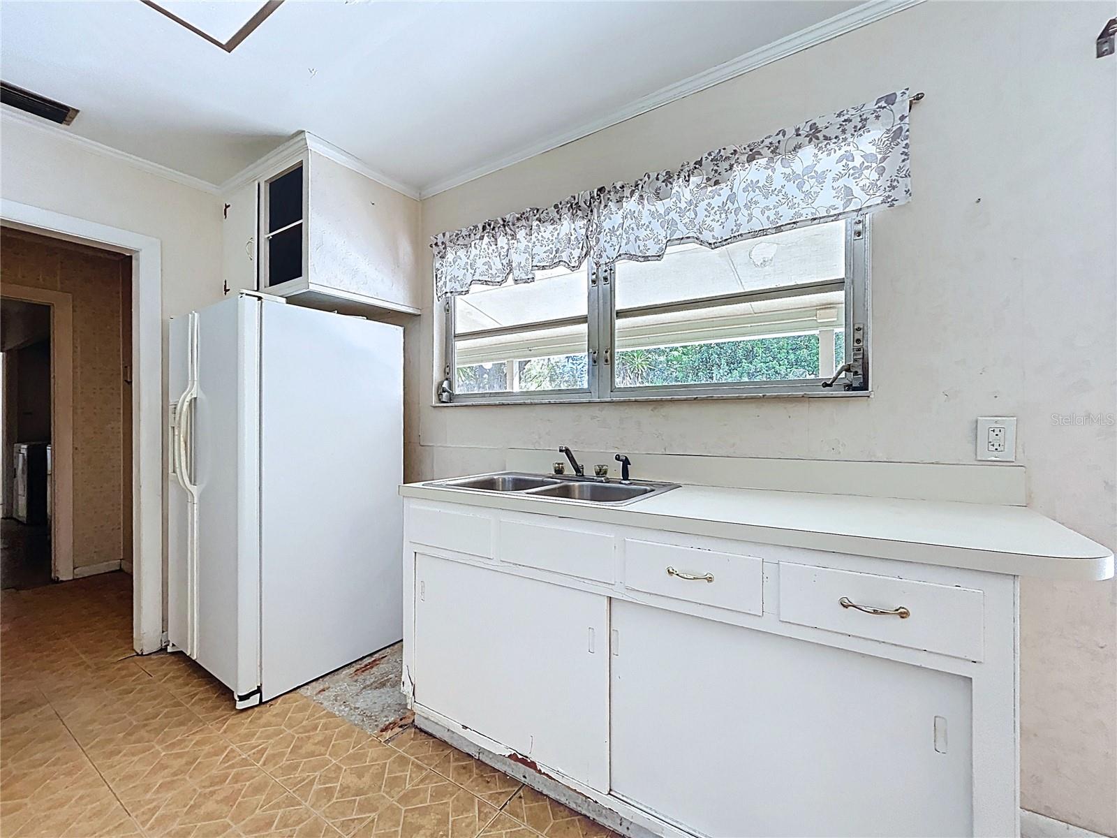 Image 25 of 60 For 17902 Burnside Road