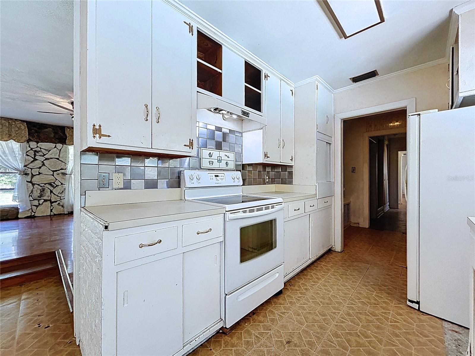 Image 26 of 60 For 17902 Burnside Road