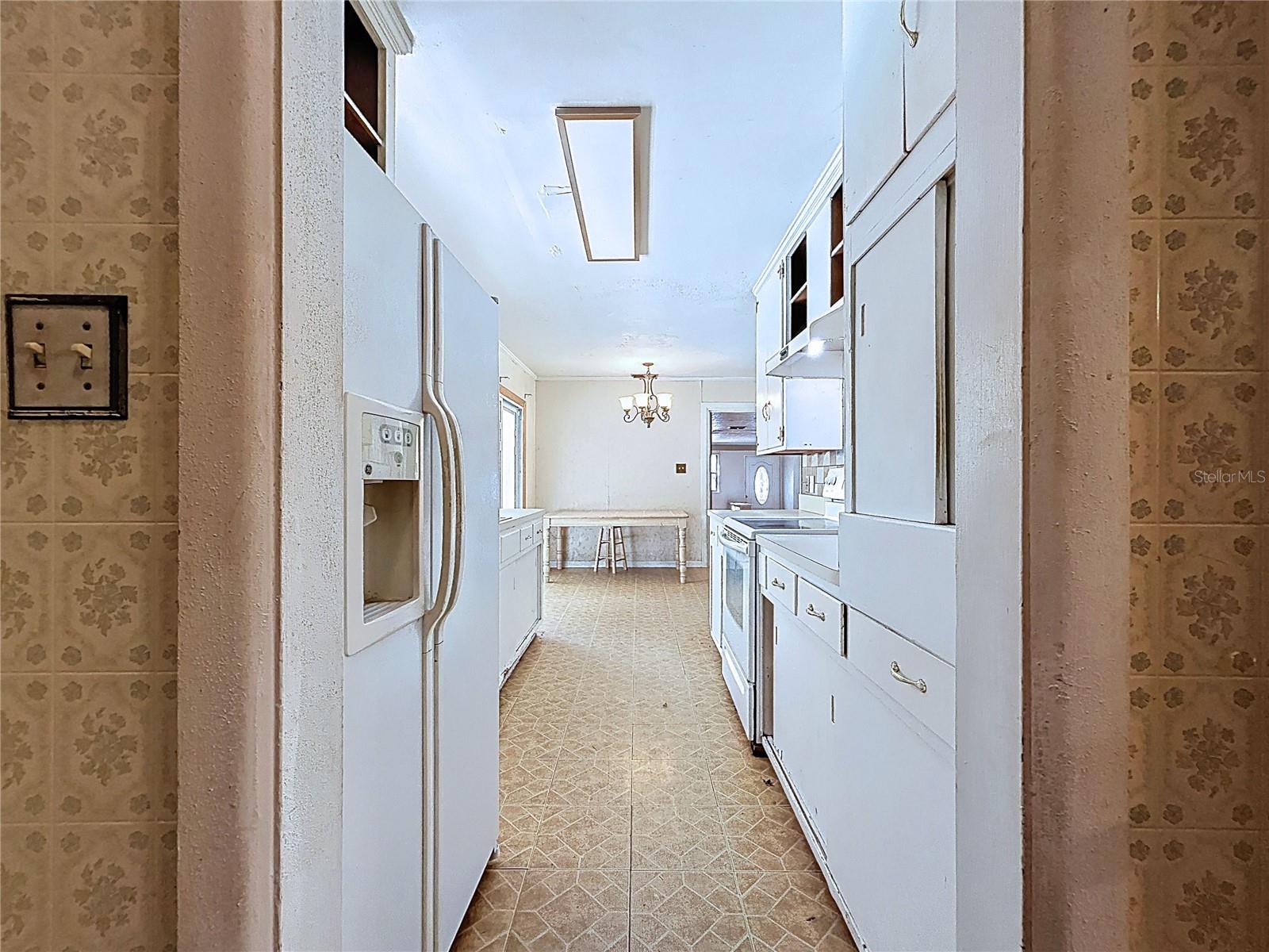 Image 31 of 60 For 17902 Burnside Road