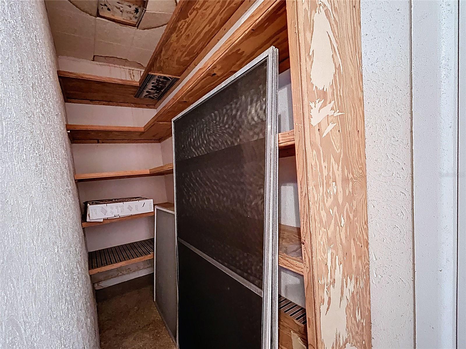 Image 34 of 60 For 17902 Burnside Road