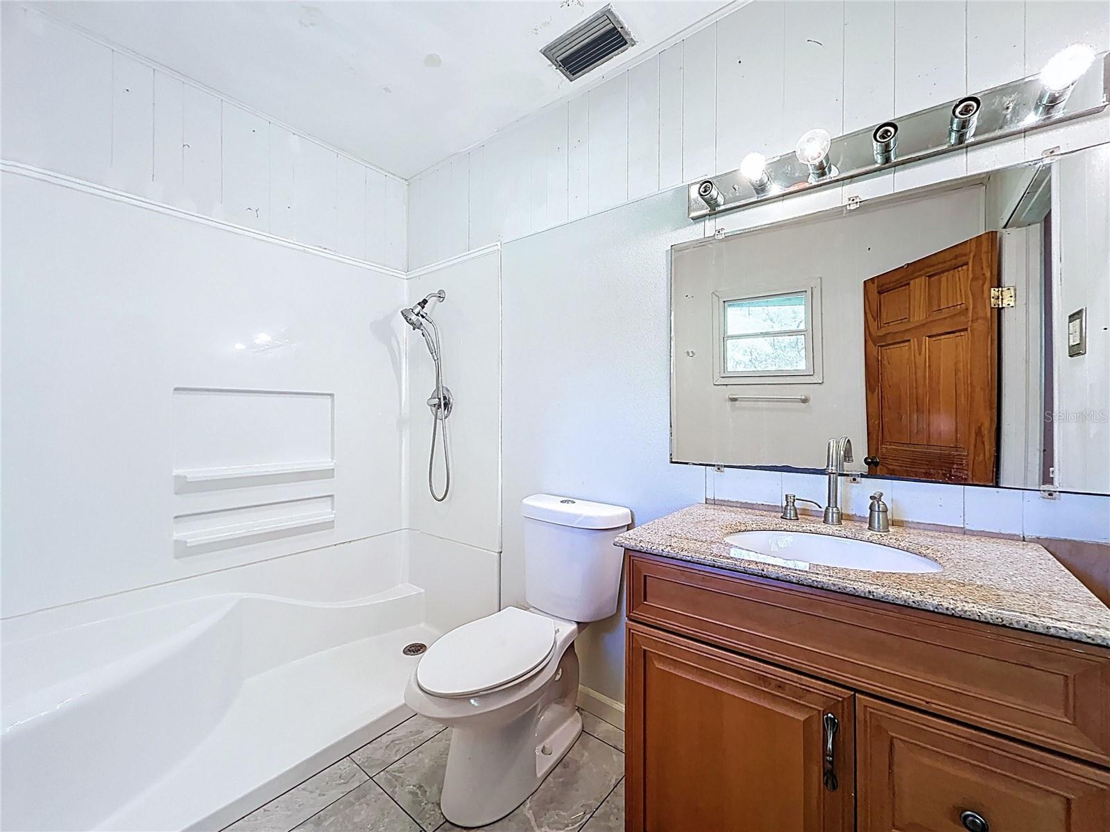 Image 37 of 60 For 17902 Burnside Road