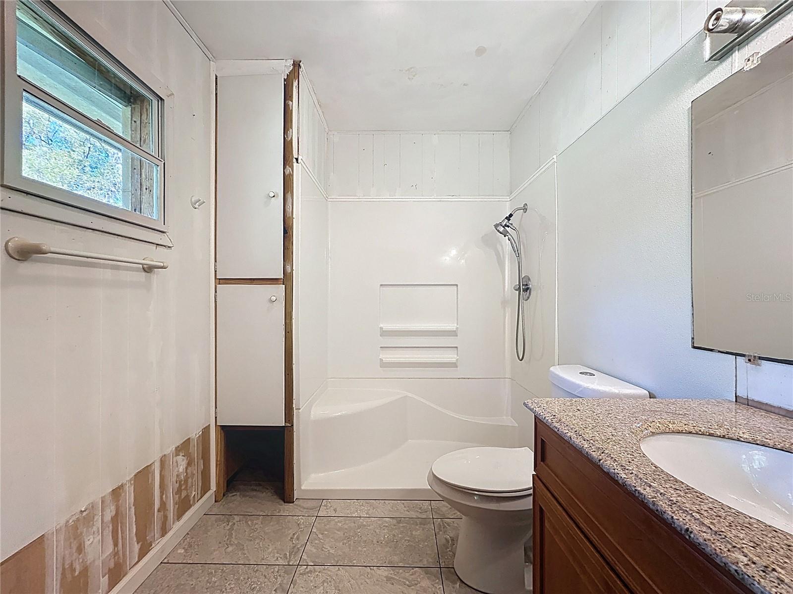 Image 38 of 60 For 17902 Burnside Road