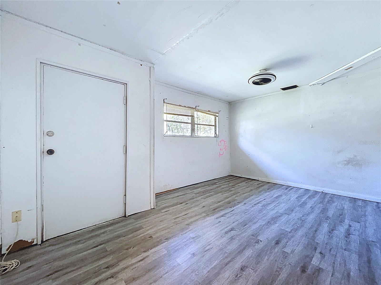 Image 44 of 60 For 17902 Burnside Road