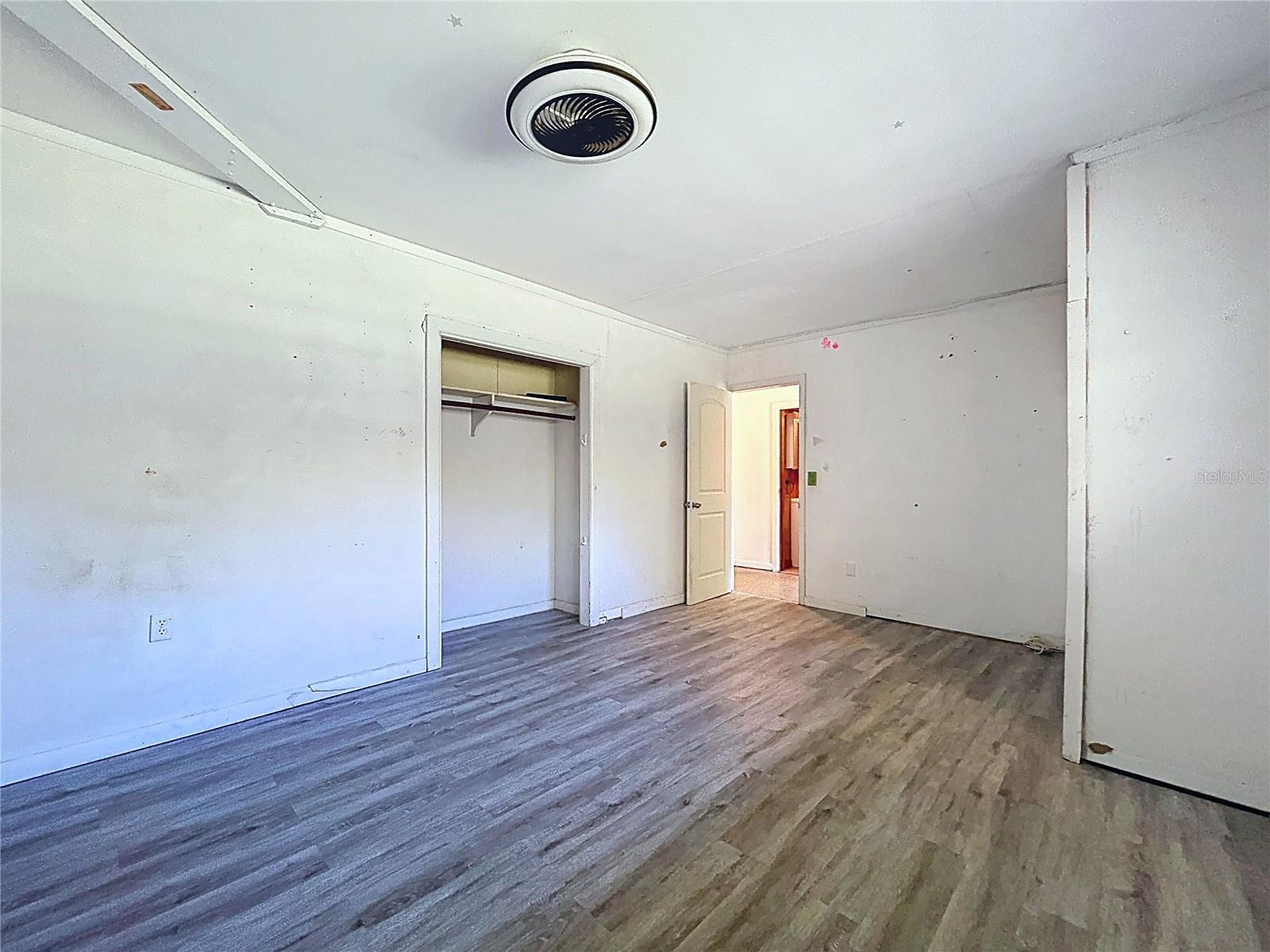 Image 46 of 60 For 17902 Burnside Road