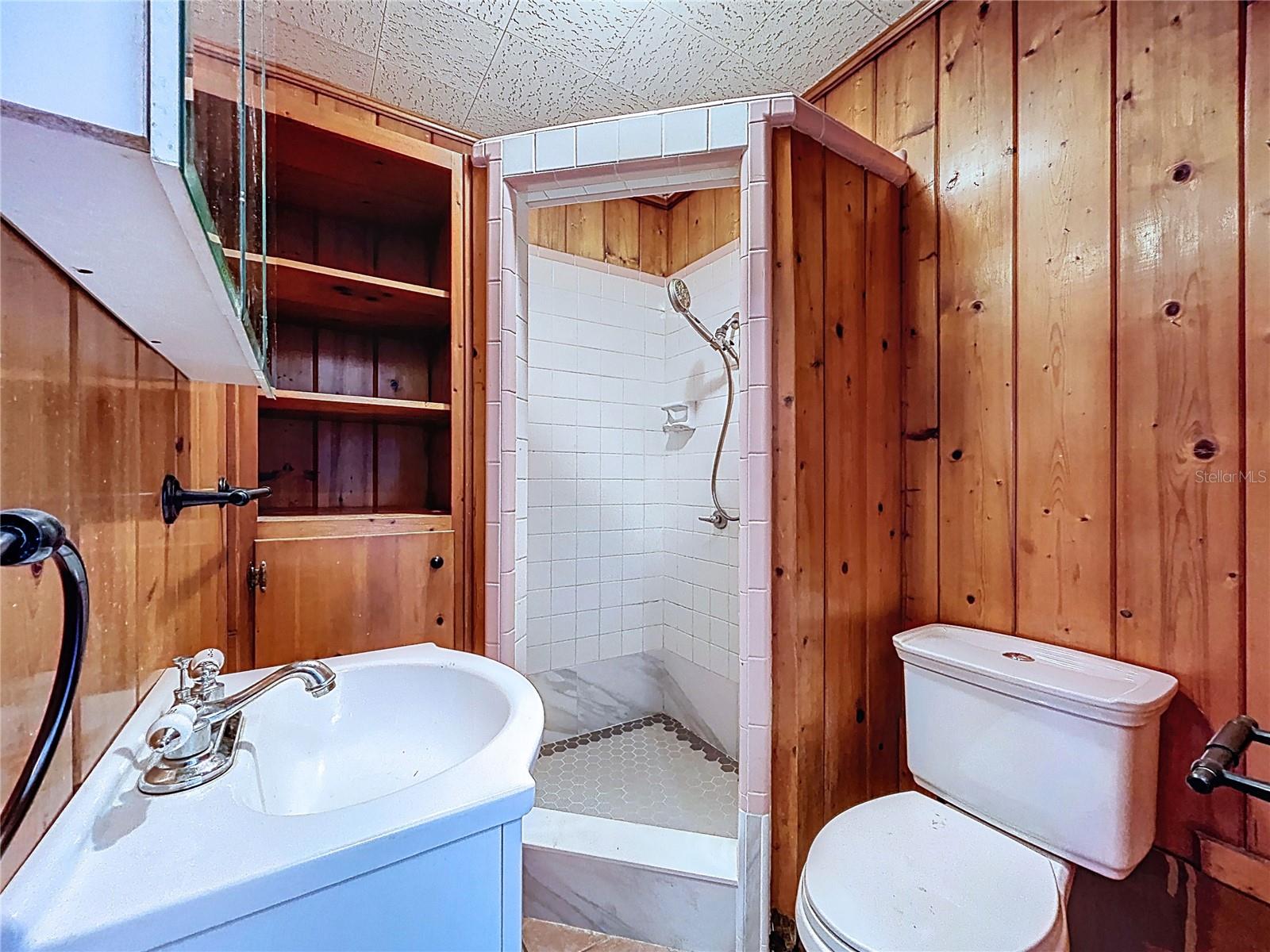 Image 47 of 60 For 17902 Burnside Road