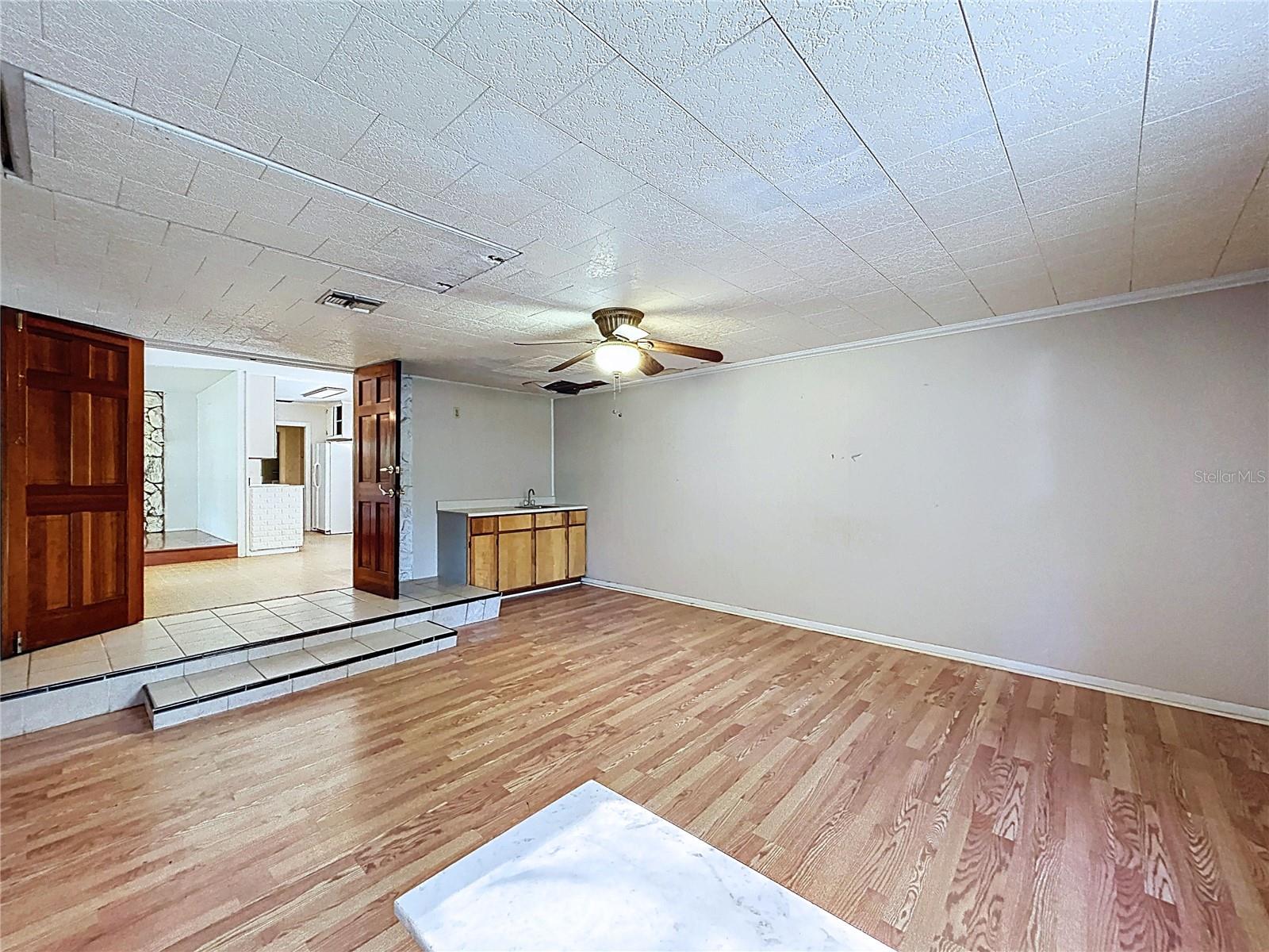 Image 8 of 60 For 17902 Burnside Road