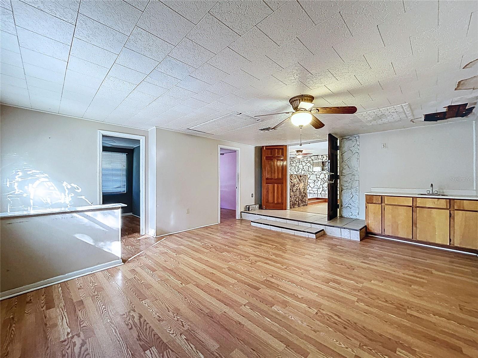 Image 9 of 60 For 17902 Burnside Road