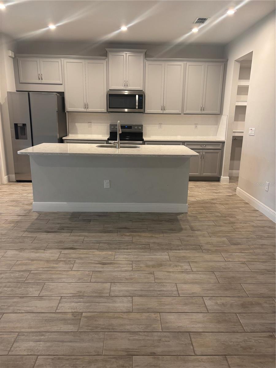 Image 3 of 4 For 17623 Ledger Line Lane