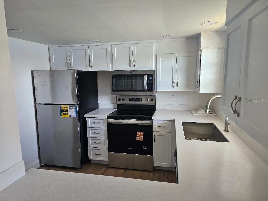 Image 3 of 23 For 8822 Bay Pointe Drive 104