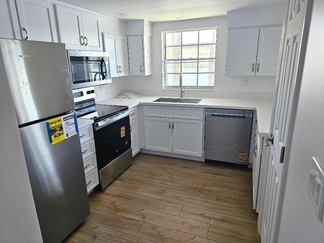 Image 4 of 23 For 8822 Bay Pointe Drive 104