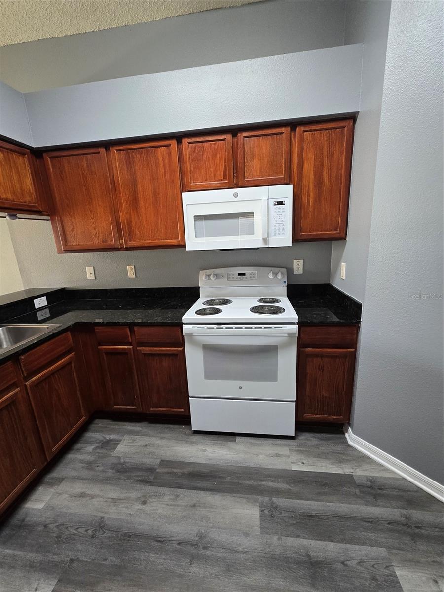 Image 11 of 12 For 11752 Lynmoor Drive