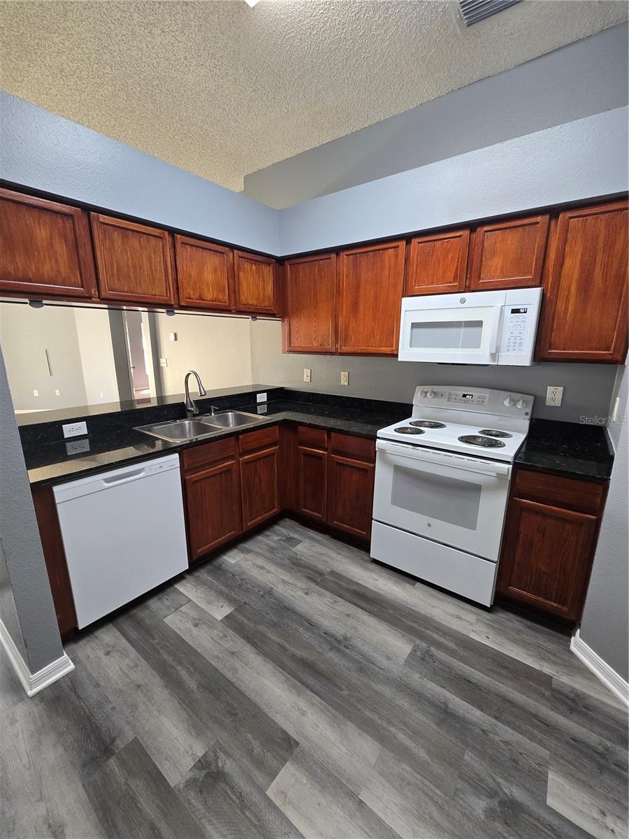 Image 12 of 12 For 11752 Lynmoor Drive