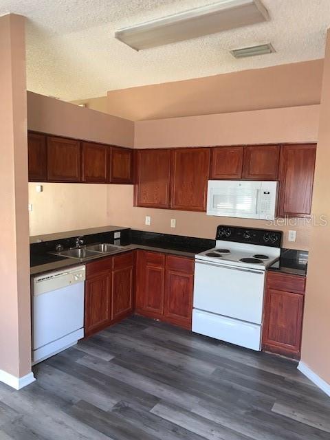 Image 2 of 3 For 11752 Lynmoor Drive