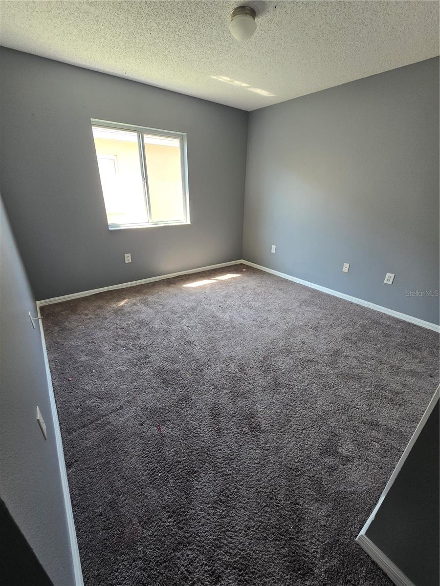 Image 9 of 12 For 11752 Lynmoor Drive