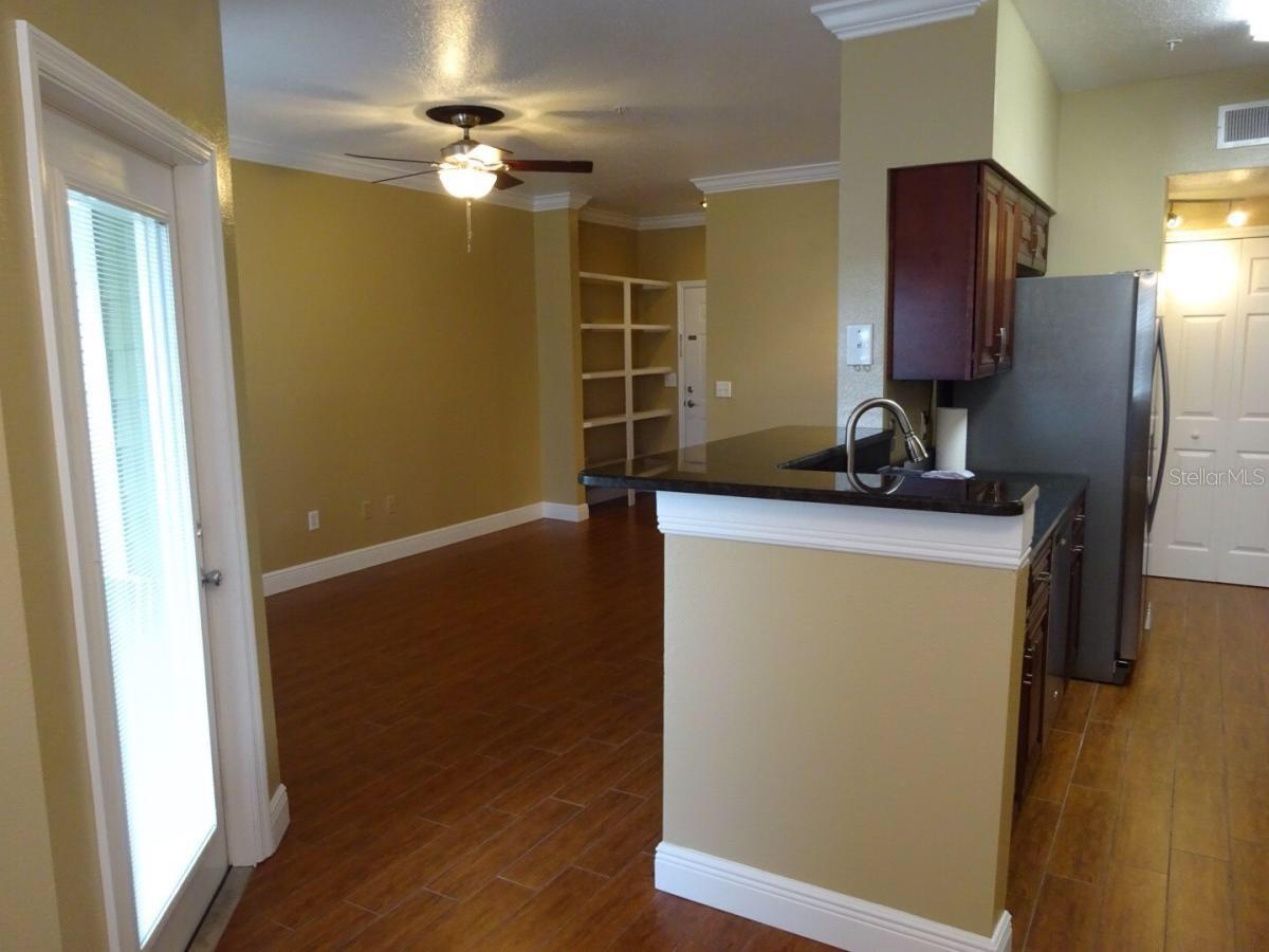 Image 12 of 38 For 1810 Palm Avenue 2302