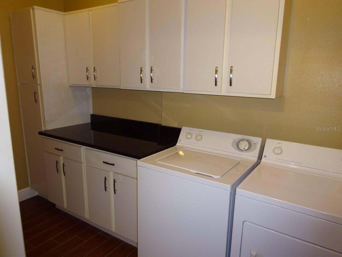 Image 15 of 38 For 1810 Palm Avenue 2302