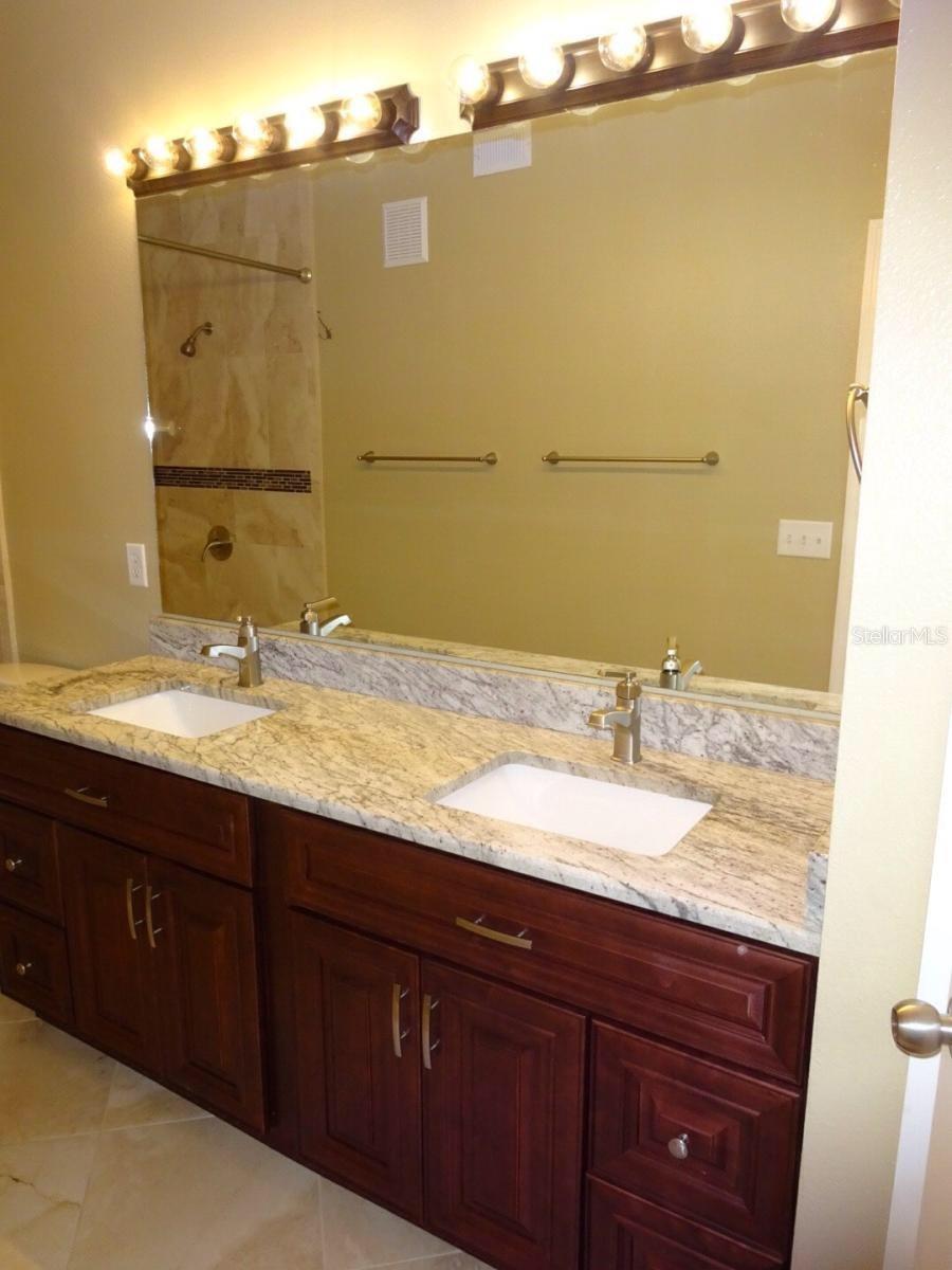 Image 17 of 38 For 1810 Palm Avenue 2302