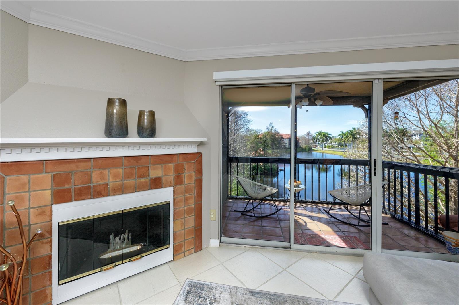 Image 15 of 51 For 2400 Feather Sound Drive 1236