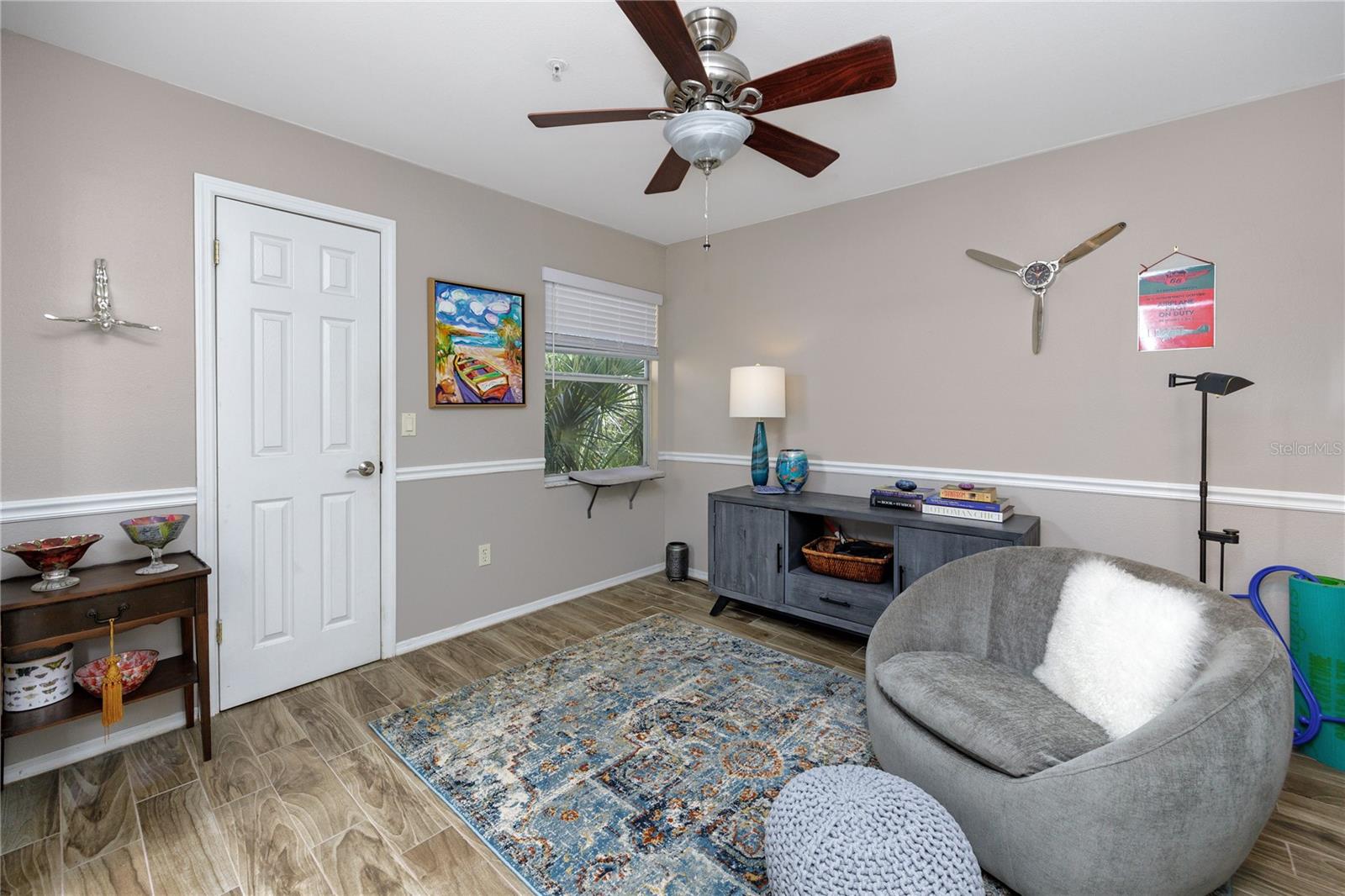 Image 27 of 51 For 2400 Feather Sound Drive 1236