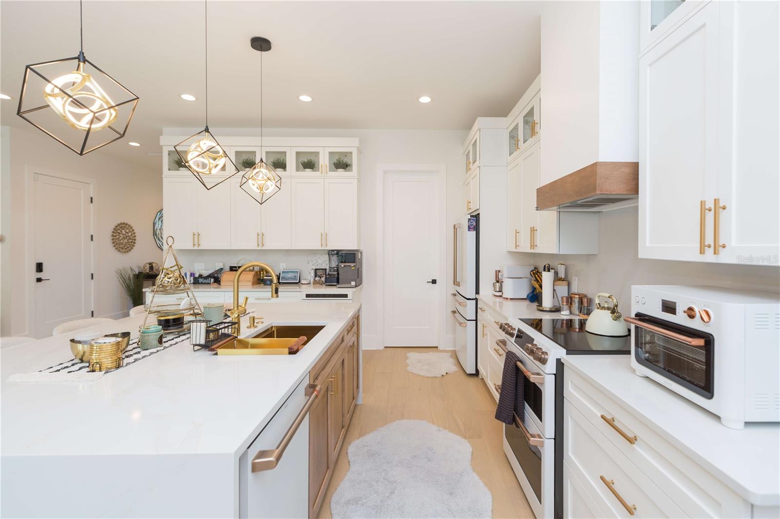 Image 28 of 75 For 1304 Arch Street