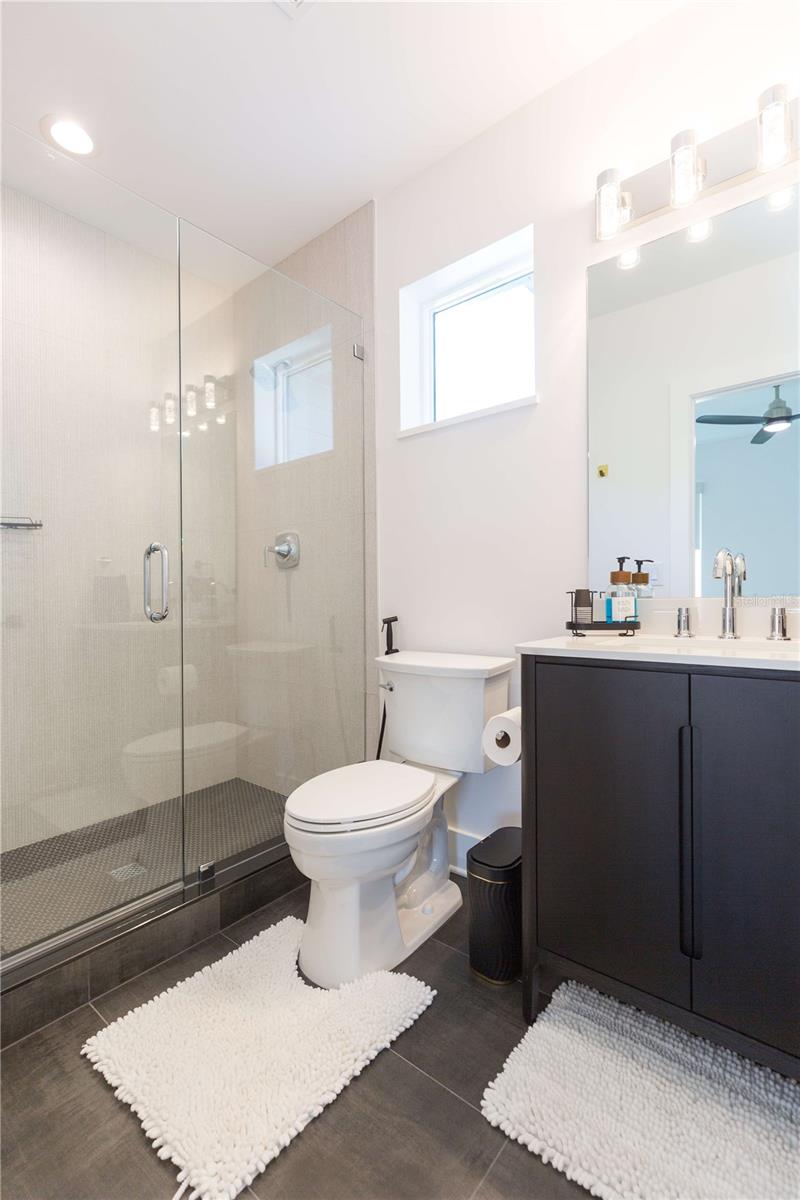 Image 52 of 75 For 1304 Arch Street