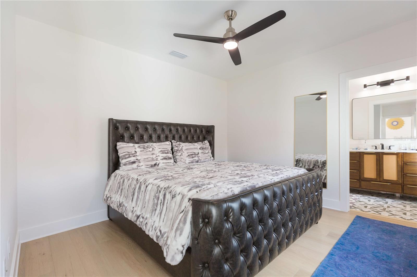 Image 53 of 75 For 1304 Arch Street