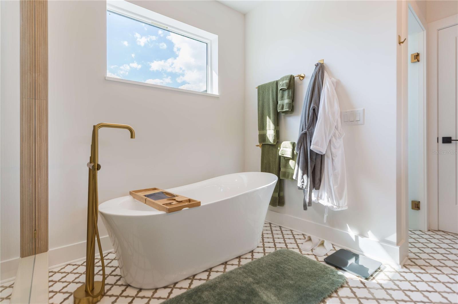 Image 66 of 75 For 1304 Arch Street