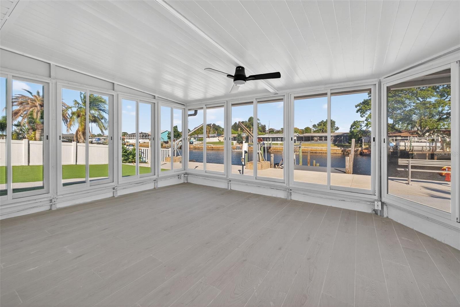 Listing photo id 11 for 12734 2nd Isle