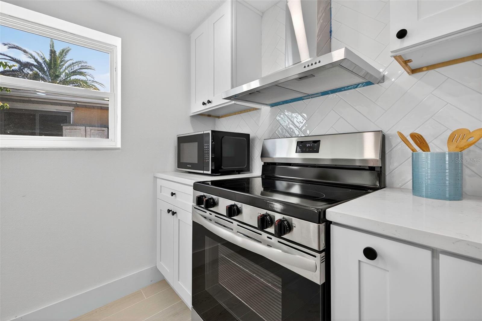 Listing photo id 15 for 12734 2nd Isle