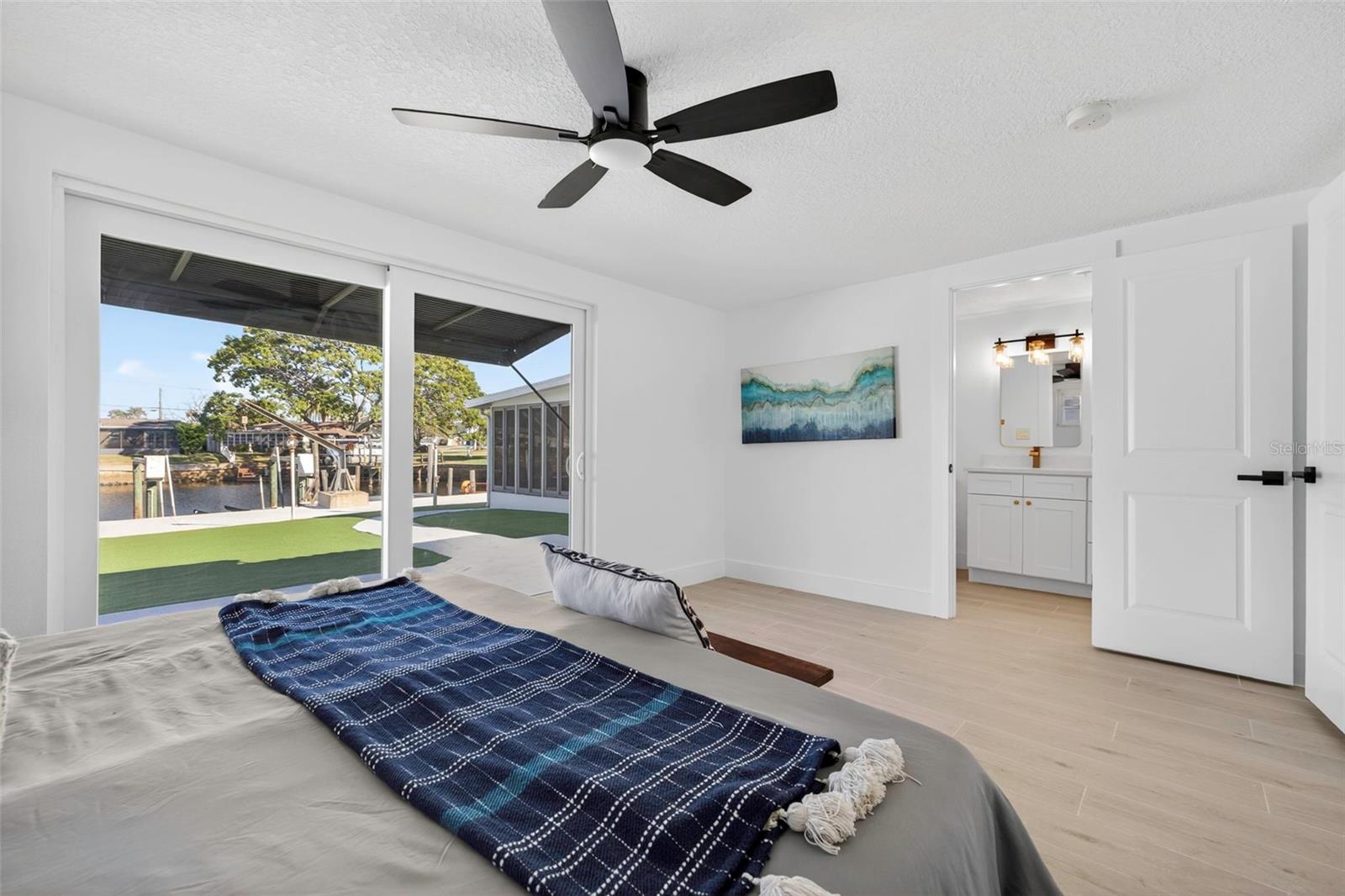 Listing photo id 18 for 12734 2nd Isle